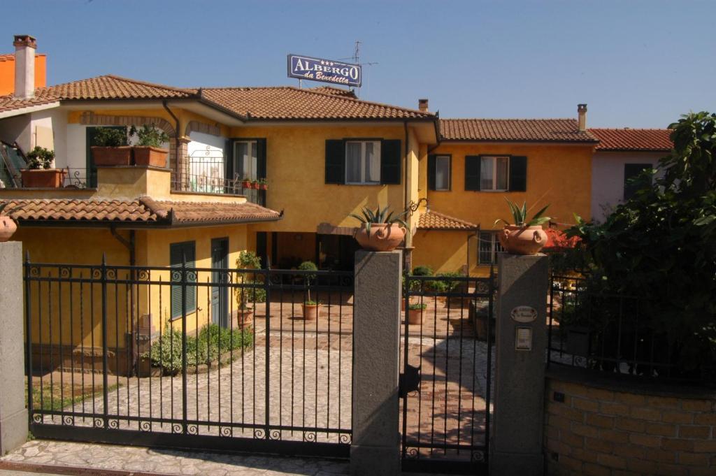 Albergo Da Benedetta Vetralla Buitenkant foto