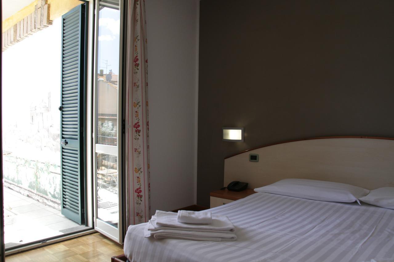 Albergo Da Benedetta Vetralla Buitenkant foto
