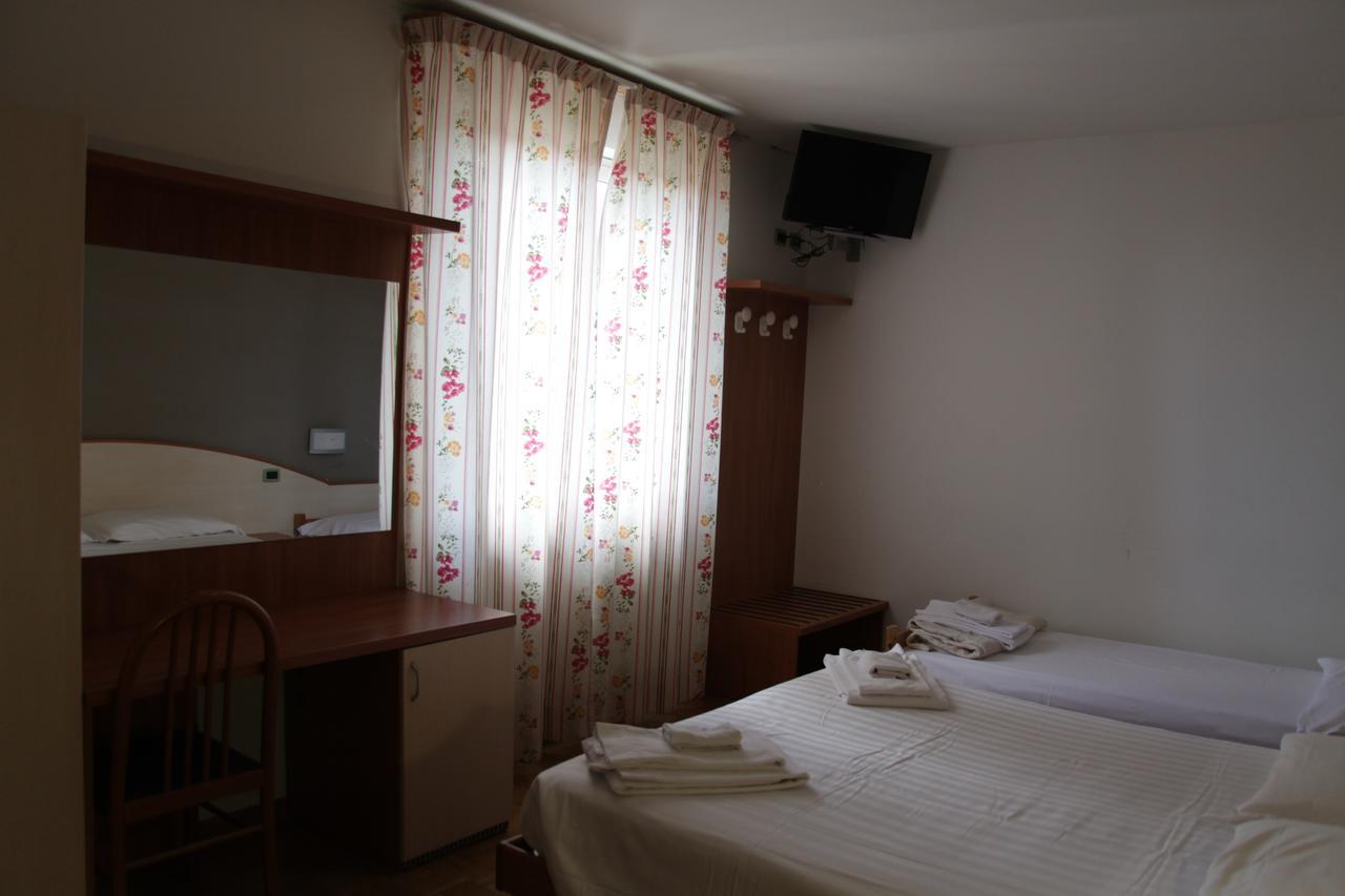 Albergo Da Benedetta Vetralla Buitenkant foto