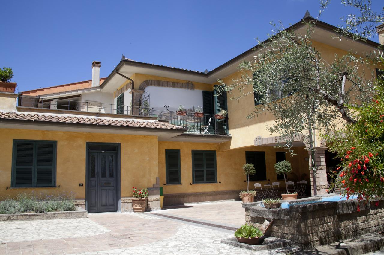 Albergo Da Benedetta Vetralla Buitenkant foto