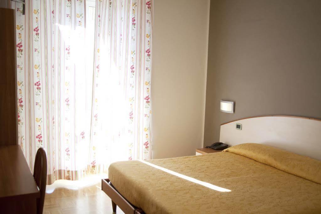 Albergo Da Benedetta Vetralla Buitenkant foto