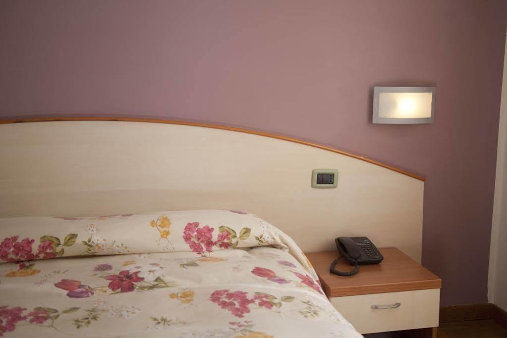 Albergo Da Benedetta Vetralla Buitenkant foto