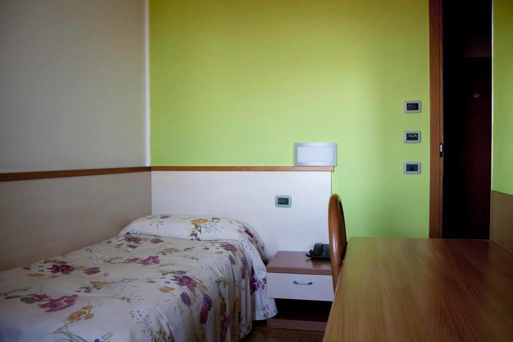 Albergo Da Benedetta Vetralla Buitenkant foto